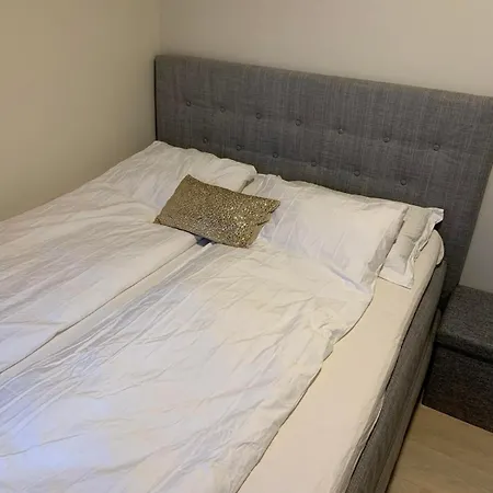 Cozy In The Middle Of Center *