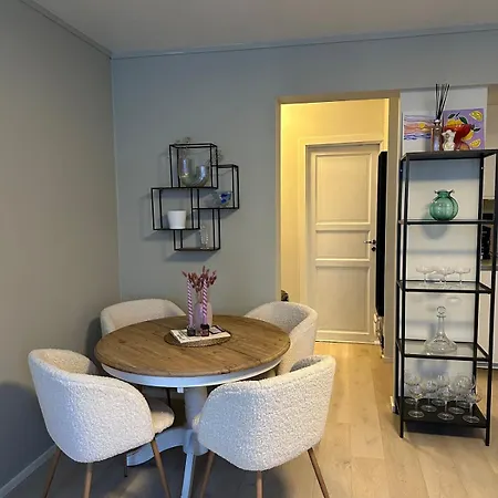 Cozy In The Middle Of Center Apartment